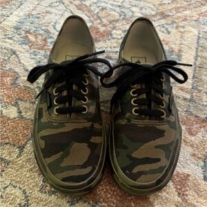 Brand New Women’s Classic Vans